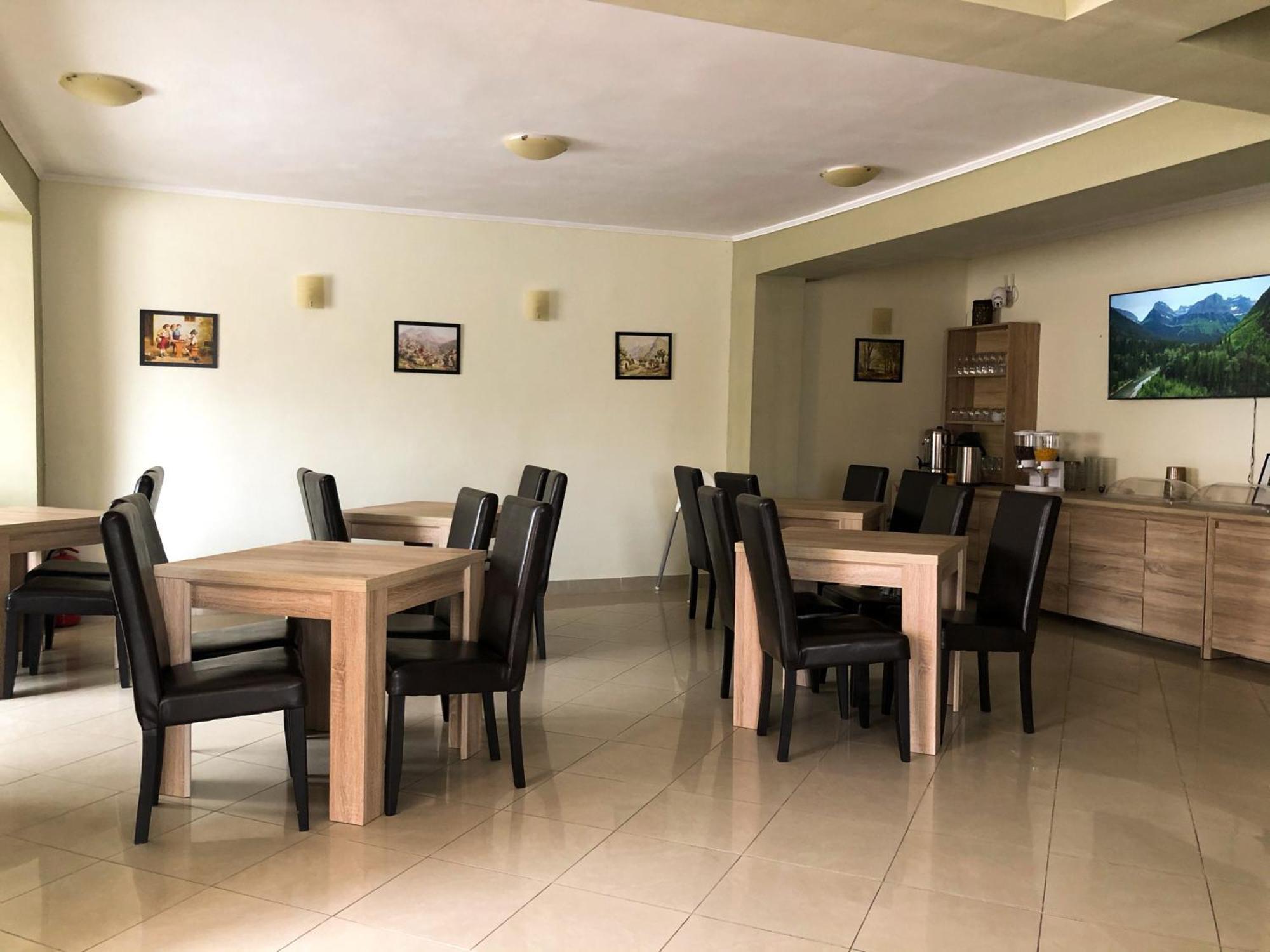Pensiunea Aliart Zărneşti Exterior foto